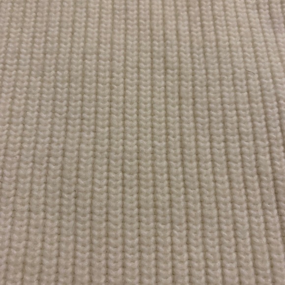 H&M Pearl Sweater - Picture 4 of 10